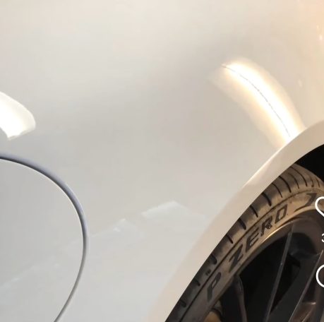 Perfektes Endergebnis Porsche Kotflügel nach professioneller Dellenentfernung